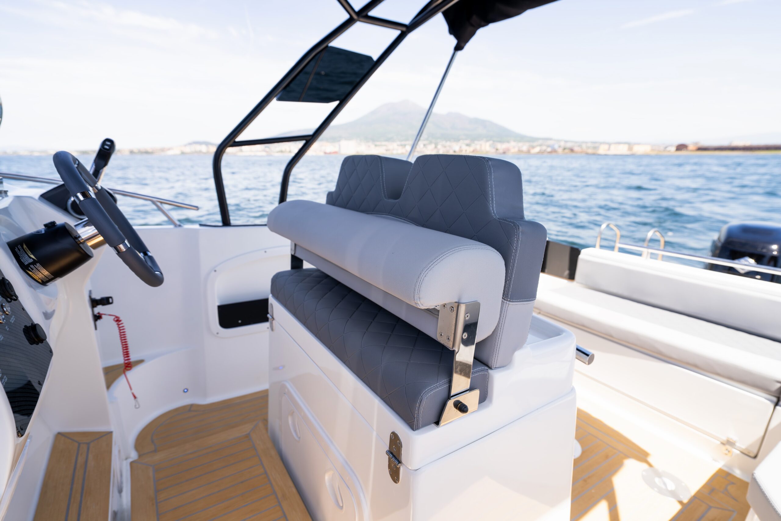 750 walkaround cabin Saver postazione guida